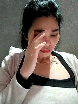 Bear bear0 online show from February 2026 11:33:01 PM