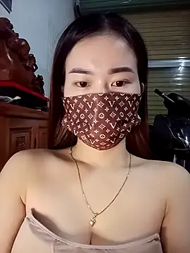 Family-Lovee online show from November 2025 08:53:02 PM