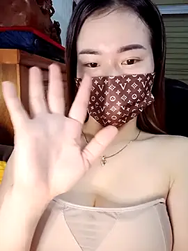 Family-Lovee online show from November 2025 06:23:01 PM