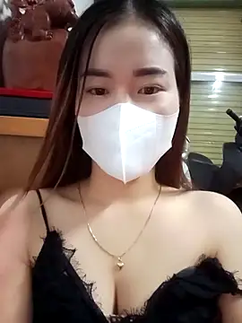 Family-Lovee online show from November 2025 09:08:02 PM