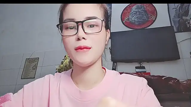 Family-Lovee online show from April 2026 04:04:02 PM