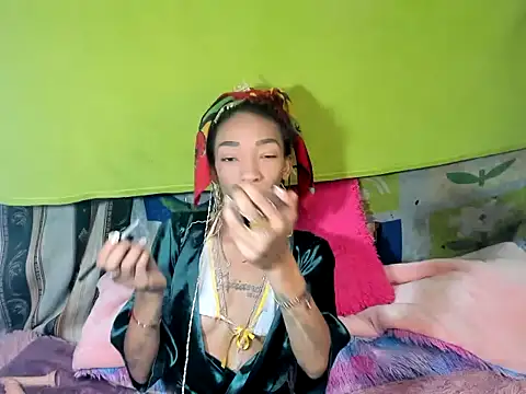 YAILIN 04 online show from November 2025 08:02:02 PM