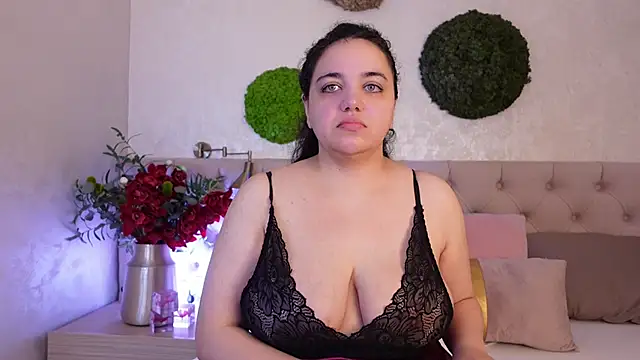 MoniqueJade online show from December 2025 07:18:01 PM