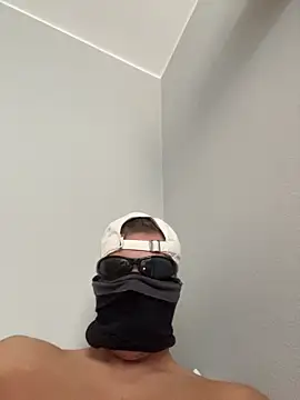 iCum uCum online show from November 2025 11:25:01 AM