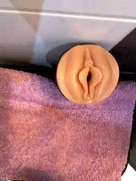 iCum uCum online show from October 2025 03:01:01 PM