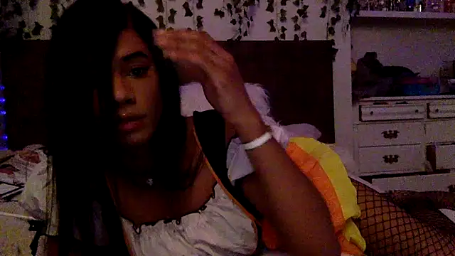 Snapshot of tweencumslut chatting on October 2025 07:29:01 AM tweencumslut online show from October 2025 07:29:01 AM