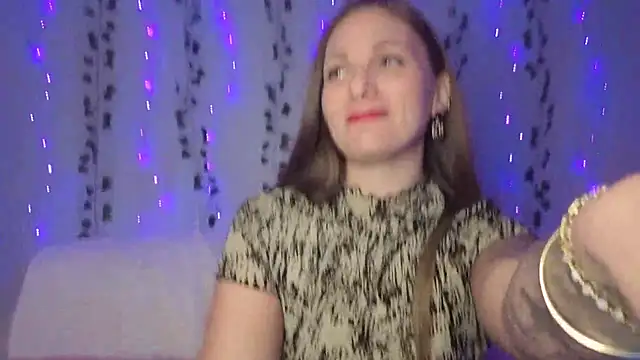 Snapshot of Ninabeauregard chatting on November 2025 08:14:01 PM Ninabeauregard online show from November 2025 08:14:01 PM