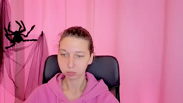 Snapshot of CuteEllii chatting on November 2025 11:26:02 AM CuteEllii online show from November 2025 11:26:02 AM