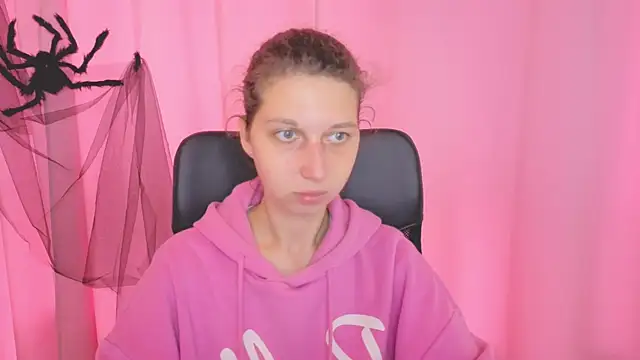 Snapshot of CuteEllii chatting on October 2025 11:11:02 AM CuteEllii online show from October 2025 11:11:02 AM