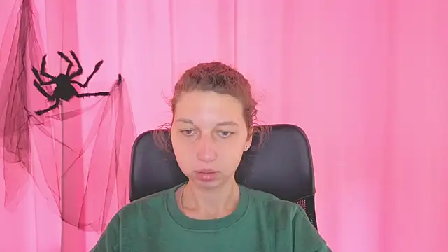 Snapshot of CuteEllii chatting on October 2025 10:57:01 AM CuteEllii online show from October 2025 10:57:01 AM