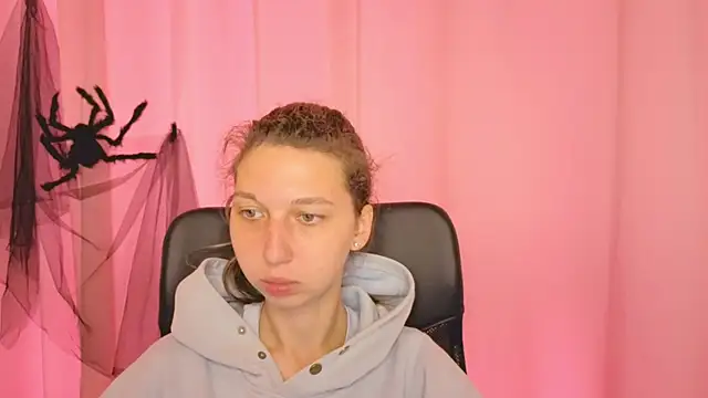 Snapshot of CuteEllii chatting on November 2025 11:14:02 AM CuteEllii online show from November 2025 11:14:02 AM