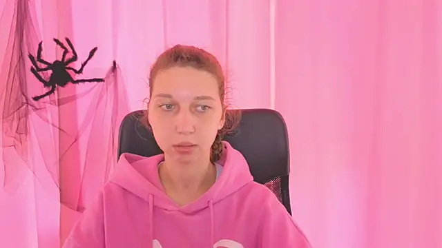 Snapshot of CuteEllii chatting on October 2025 11:07:01 AM CuteEllii online show from October 2025 11:07:01 AM