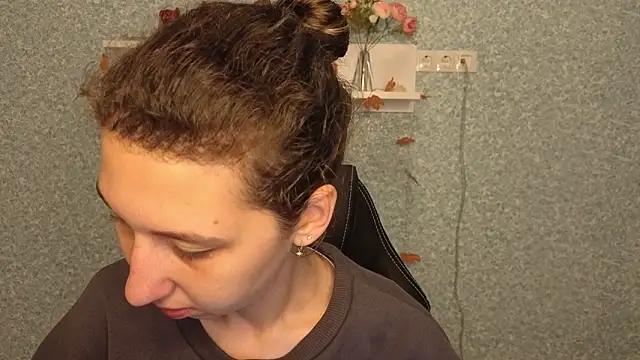 Snapshot of CuteEllii chatting on November 2025 05:07:01 AM CuteEllii online show from November 2025 05:07:01 AM