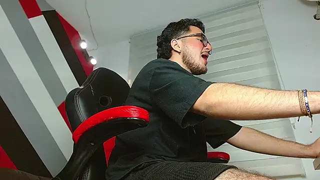 Zac Golden online show from February 2026 05:41:01 PM