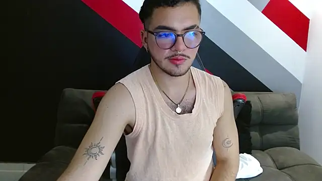 Zac Golden online show from November 2025 12:22:01 AM