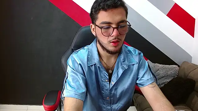 Zac Golden online show from November 2025 05:45:01 AM