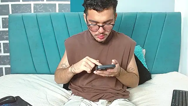 Zac Golden online show from December 2025 12:08:01 PM