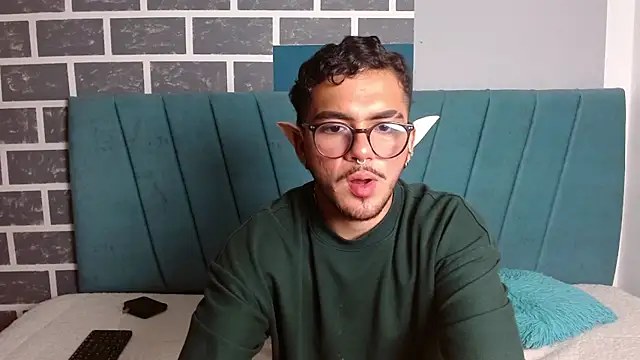 Zac Golden online show from December 2025 11:39:01 PM