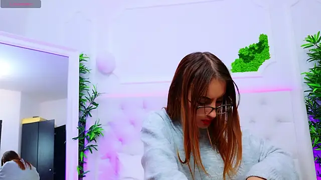 ElisaCharm online show from November 2025 05:03:01 AM