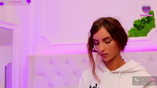 ElisaCharm online show from April 2026 03:56:01 AM