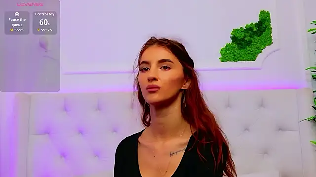 ElisaCharm online show from February 2026 05:28:01 AM