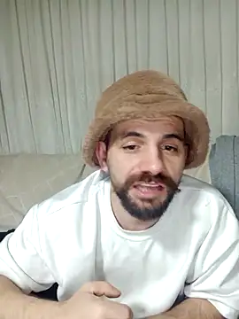 Snapshot of lazzzz09 chatting on December 2025 08:46:01 PM lazzzz09 online show from December 2025 08:46:01 PM