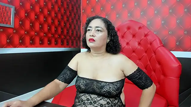 Snapshot of Bianca_Millf chatting on November 2025 04:05:02 AM Bianca Millf online show from November 2025 04:05:02 AM