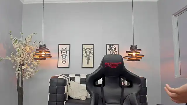 Snapshot of Bianca_Millf chatting on November 2025 03:21:02 AM Bianca Millf online show from November 2025 03:21:02 AM