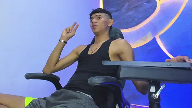 Snapshot of Sex_Boy_33_ chatting on November 2025 05:30:01 AM Sex Boy 33 online show from November 2025 05:30:01 AM