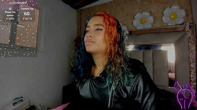 Cristall ravven online show from November 2025 03:11:01 PM