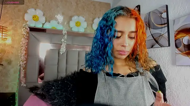 Cristall ravven online show from November 2025 03:12:02 PM