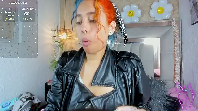 Cristall ravven online show from December 2025 02:27:02 PM