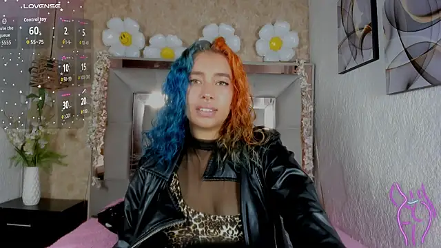 Cristall ravven online show from November 2025 03:02:01 PM