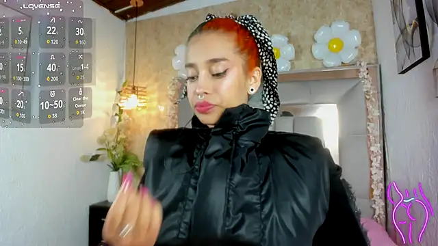 Cristall ravven online show from November 2025 01:48:01 PM