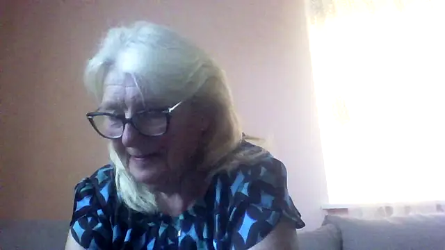 Snapshot of AmyLove353 chatting on June 2026 03:34:02 AM AmyLove353 online show from June 2026 03:34:02 AM