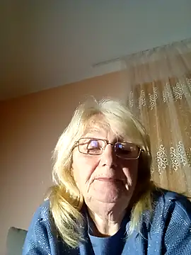 Snapshot of AmyLove353 chatting on October 2025 09:58:01 PM AmyLove353 online show from October 2025 09:58:01 PM
