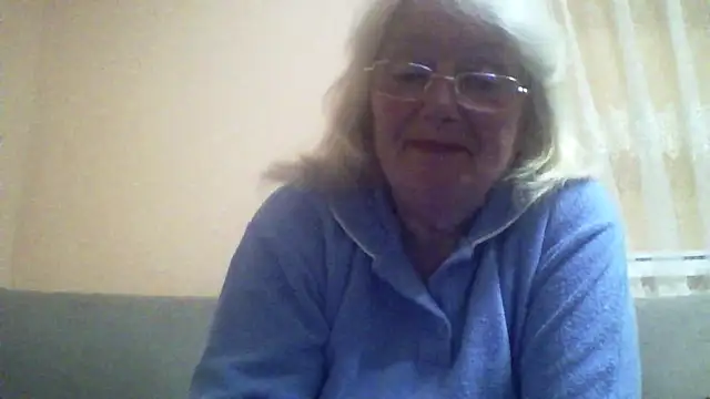 AmyLove353 online show from April 2026 09:01:01 PM