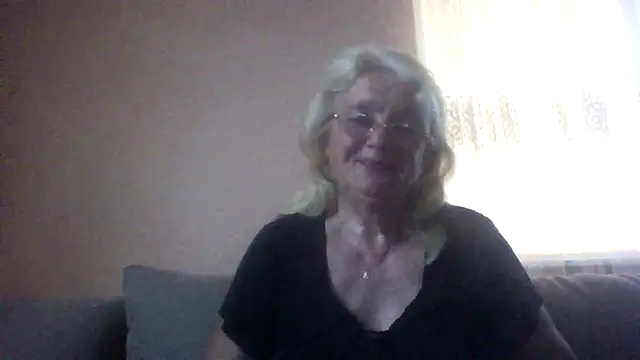 Snapshot of AmyLove353 chatting on July 2026 03:14:01 AM AmyLove353 online show from July 2026 03:14:01 AM