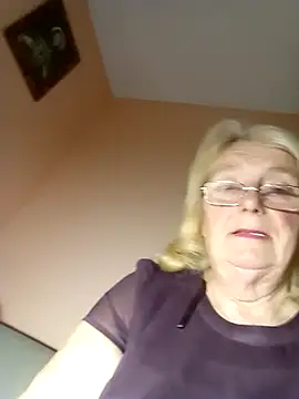 Snapshot of AmyLove353 chatting on October 2025 09:16:02 PM AmyLove353 online show from October 2025 09:16:02 PM