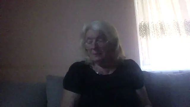 Snapshot of AmyLove353 chatting on July 2026 03:39:01 AM AmyLove353 online show from July 2026 03:39:01 AM