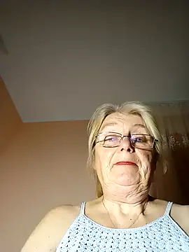 AmyLove353 online show from November 2025 10:43:02 PM