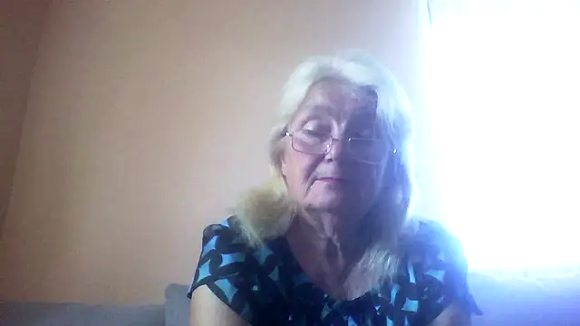 Snapshot of AmyLove353 chatting on July 2026 07:02:01 AM AmyLove353 online show from July 2026 07:02:01 AM