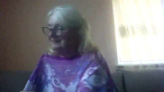 Snapshot of AmyLove353 chatting on June 2026 04:12:02 AM AmyLove353 online show from June 2026 04:12:02 AM