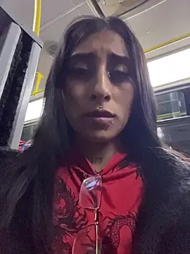 Snapshot of Violeet-Smith chatting on October 2025 02:10:01 AM Violeet-Smith online show from October 2025 02:10:01 AM