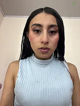 Snapshot of Violeet-Smith chatting on November 2025 10:15:02 PM Violeet-Smith online show from November 2025 10:15:02 PM