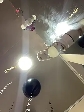 Violeet-Smith online show from December 2025 05:37:02 PM