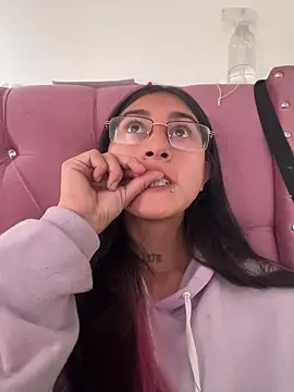 Violeet-Smith online show from March 2026 02:35:01 PM