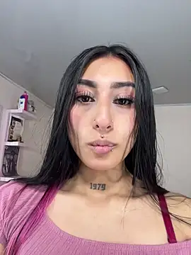 Snapshot of Violeet-Smith chatting on November 2025 09:08:01 PM Violeet-Smith online show from November 2025 09:08:01 PM