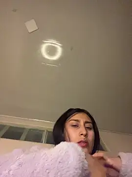 Snapshot of Violeet-Smith chatting on November 2025 07:08:01 AM Violeet-Smith online show from November 2025 07:08:01 AM