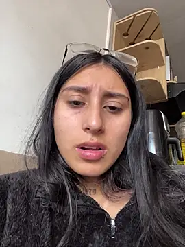 Violeet-Smith online show from December 2025 05:39:02 PM